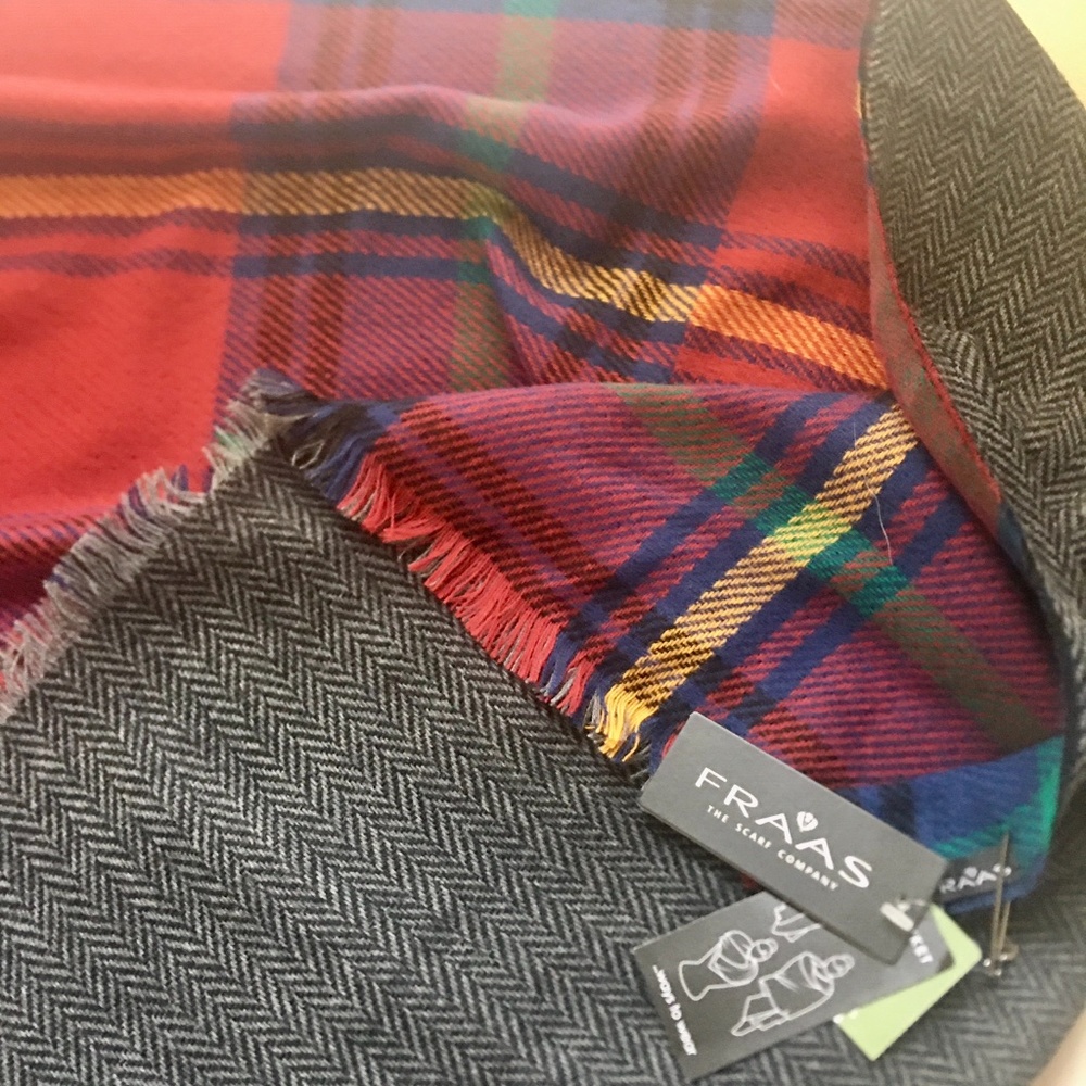 ❤️FRAAS SIGNATURE PLAID LARGE REVERSIBLE WRAP